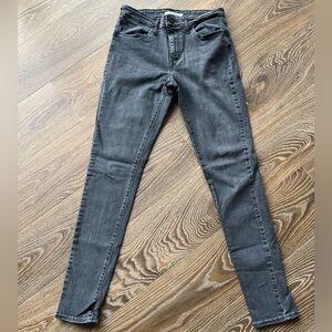 LEVI’s 721 High Rise Skinny Jeans